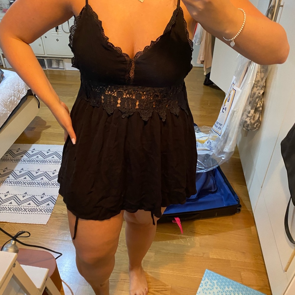Short black dress fits size M